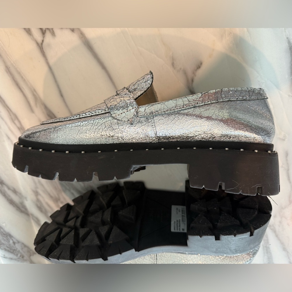 Schutz Christie Studs Crackled Leather - Picture 10 of 16